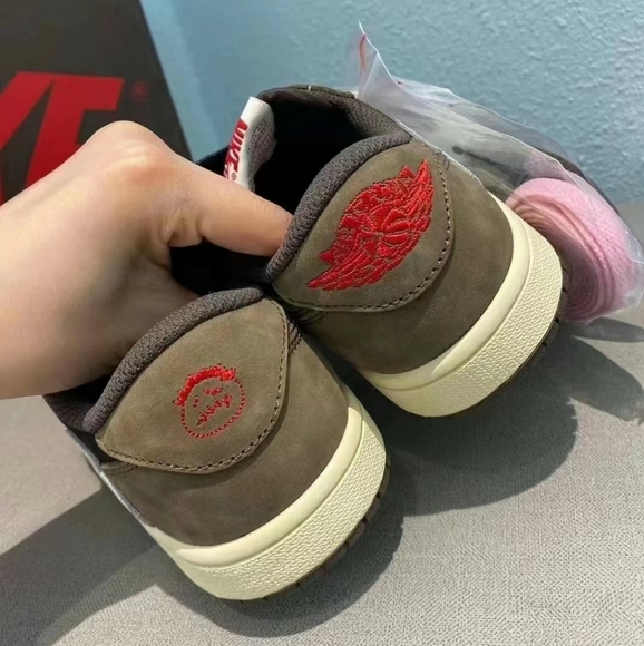 Travis Scott Jordan Air Jordan 1 Low OG TS SP - Picture 3 of 6